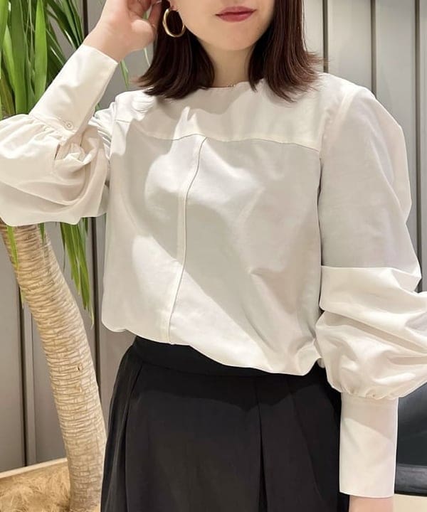 大川 美咲さんの「BEAMS WOMEN｜AK+1 / シルクコットン ブラウス」を使ったコーディネート