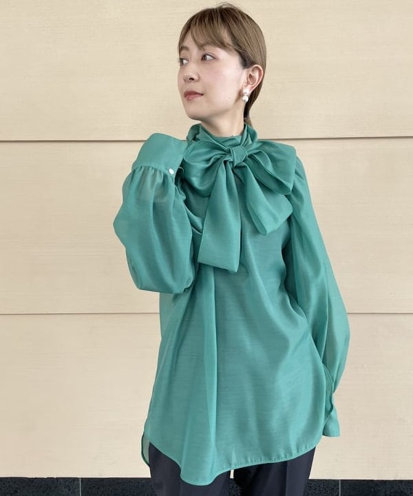 住吉　明佳さんの「BEAMS WOMEN｜オーガンジー リボンブラウス」を使ったコーディネート