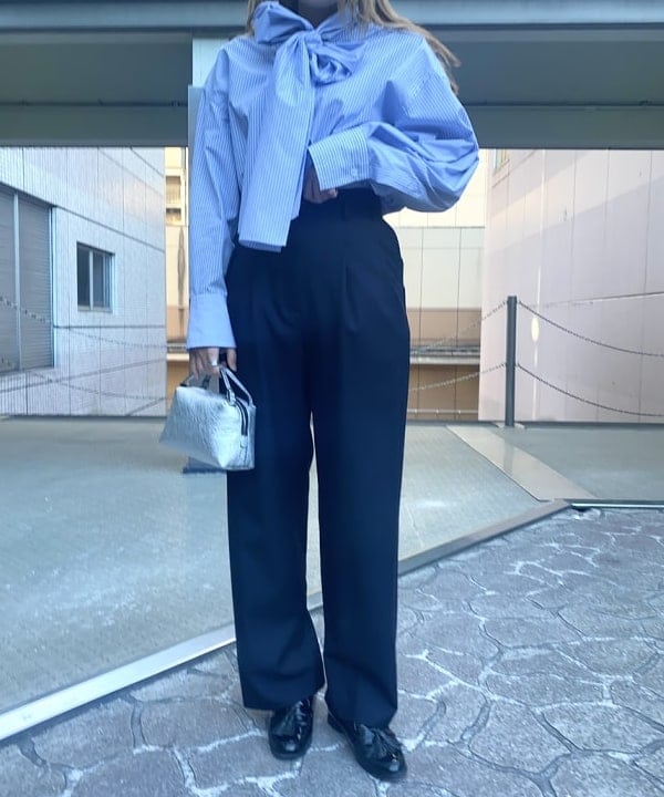 千田 静香さんの「BEAMS WOMEN｜GIANNI CHIARINI / メタリック ALIFA レザーショルダーバッグ S」を使ったコーディネート