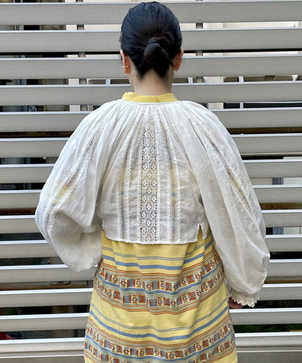 コウリキ　マミさんの「BEAMS WOMEN｜BEAMS BOY / コットン リネン ギャザー ボレロ 23SS」を使ったコーディネート