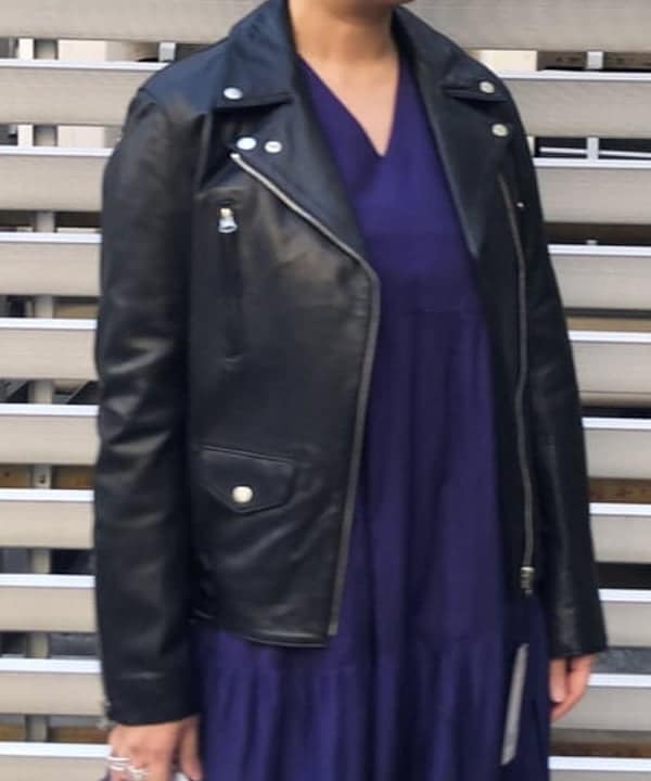 藤井 裕実子さんの「BEAMS WOMEN｜GIANNI CHIARINI / メタリック ALIFA レザーショルダーバッグ S」を使ったコーディネート