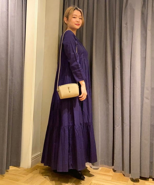 千田 静香さんの「BEAMS WOMEN｜TOFF&LOADSTONE × Demi-Luxe BEAMS / 別注 レヴューミニ ライトシュリンク ショルダーバッグ」を使ったコーディネート