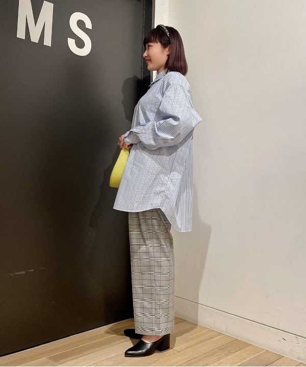 葛岡 七海さんの「BEAMS WOMEN｜Ray BEAMS / チャンキーヒール ミュール」を使ったコーディネート
