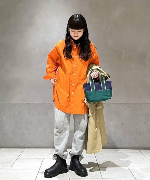 カスタニ モモノさんの「BEAMS WOMEN｜L.L.Bean × BEAMS PLUS ＆ BEAMS BOY / Deep Bottom Deluxe Boat and Tote Mini」を使ったコーディネート