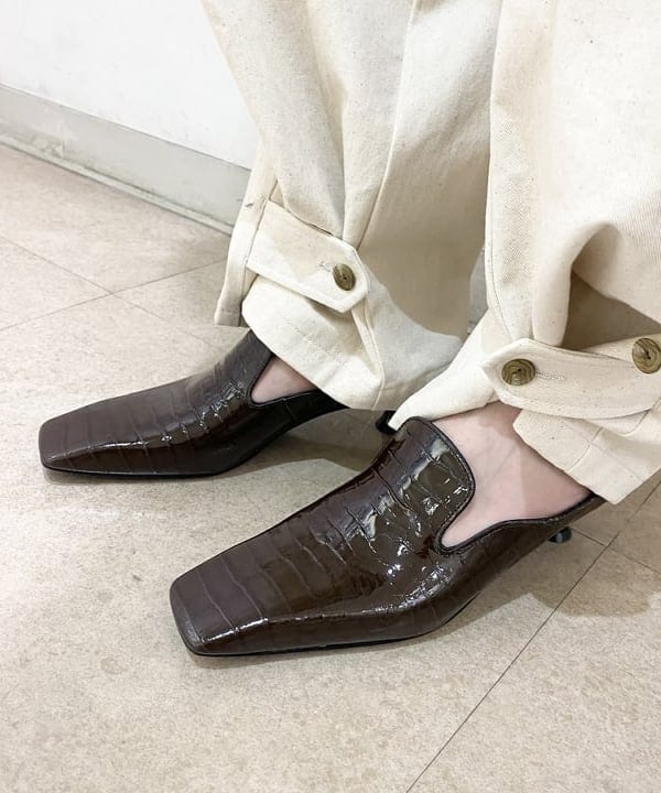 鈴木 悠里さんの「BEAMS WOMEN｜ソフトガラスレザーベルト」を使ったコーディネート