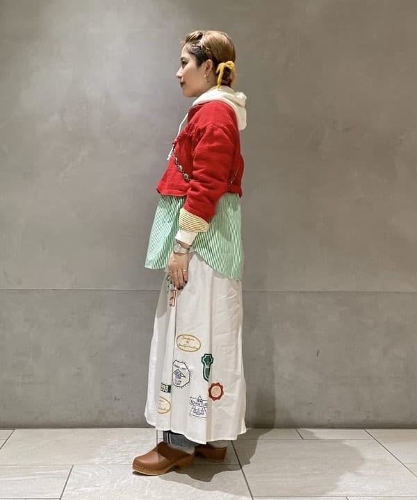 吉野 多恵さんの「BEAMS WOMEN｜ARROW NOVELTY / コンチョ ベルト 22FW」を使ったコーディネート