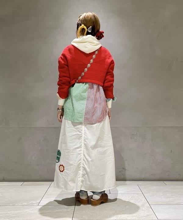 吉野 多恵さんの「BEAMS WOMEN｜ARROW NOVELTY / コンチョ ベルト 22FW」を使ったコーディネート