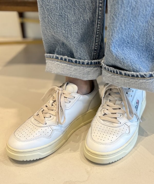 隈元 楓さんの「BEAMS WOMEN｜AUTRY / MEDALIST LOW レザースニーカー」を使ったコーディネート