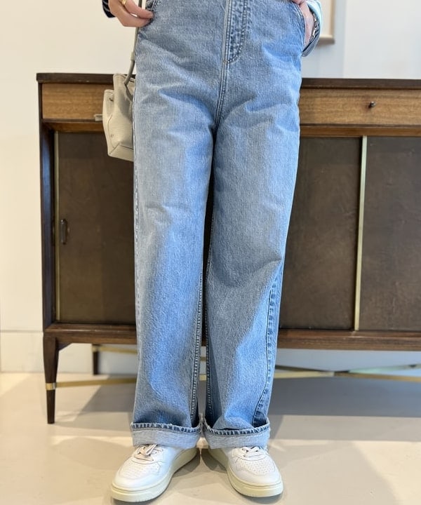 隈元 楓さんの「BEAMS WOMEN｜AUTRY / MEDALIST LOW レザースニーカー」を使ったコーディネート
