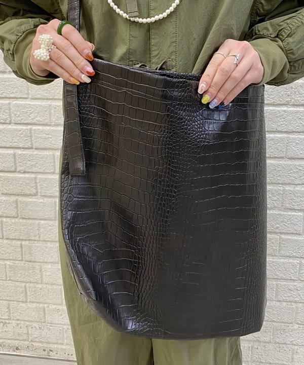 木村 海侑さんの「BEAMS WOMEN｜BEAMS BOY / 樹脂 パール ロング ネックレス」を使ったコーディネート