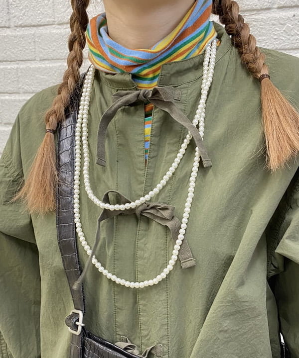 木村 海侑さんの「BEAMS WOMEN｜BEAMS BOY / 樹脂 パール ロング ネックレス」を使ったコーディネート