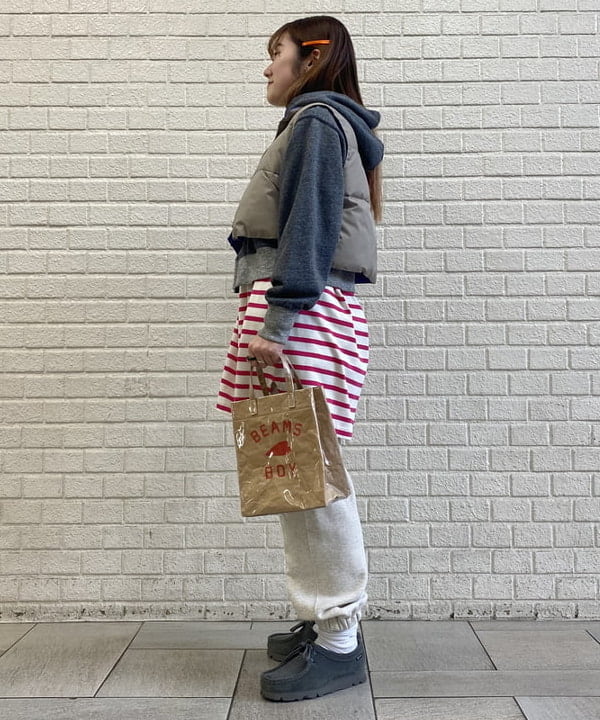 木村 海侑さんの「BEAMS WOMEN｜BEAMS BOY / BBロゴ ショップバック」を使ったコーディネート