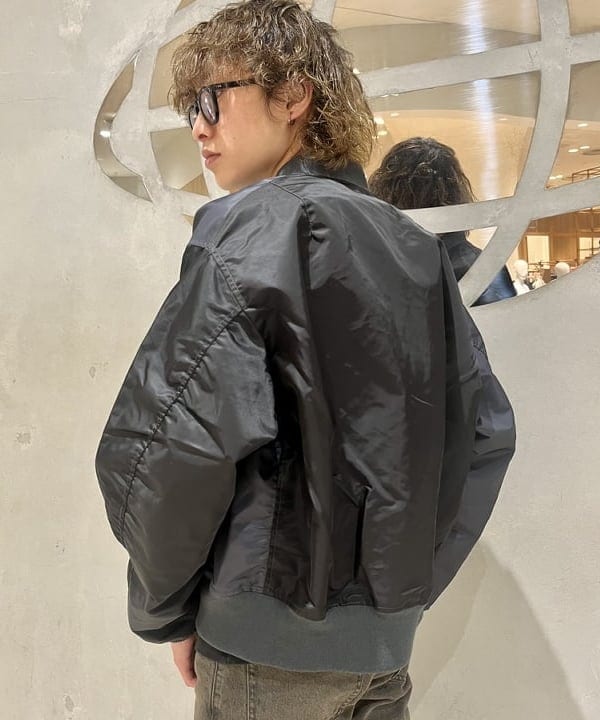 トラ吉さんの「BEAMS WOMEN｜BEAMS / ダスティー デニム パンツ」を使ったコーディネート