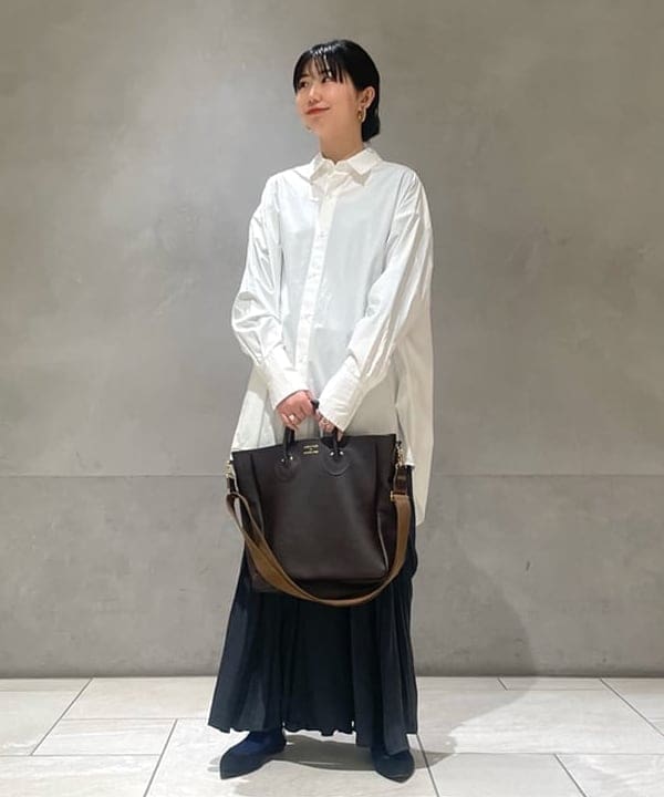 中丸　栞さんの「BEAMS WOMEN｜YOUNG&OLSEN / ショルダー トートバッグ M」を使ったコーディネート