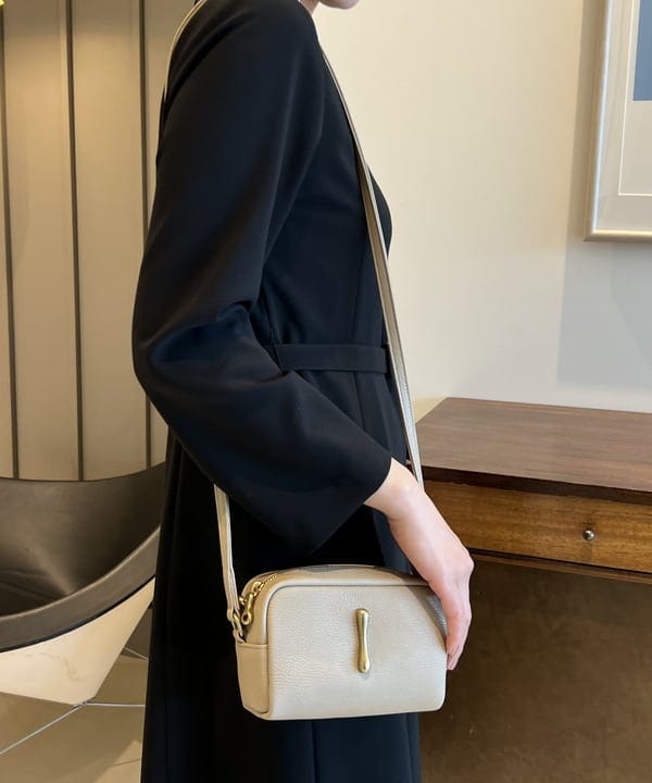 隈元 楓さんの「BEAMS WOMEN｜トリアセ ベルト付きドレス＊」を使ったコーディネート