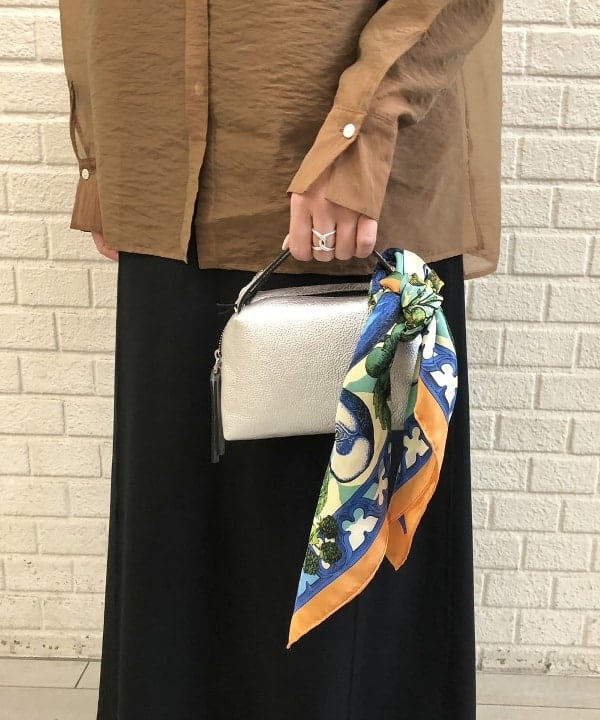 CHIHIROさんの「BEAMS WOMEN｜GIANNI CHIARINI / メタリック ALIFA レザーショルダーバッグ S」を使ったコーディネート