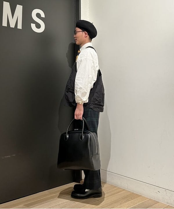 土田 達也さんの「BEAMS WOMEN｜BEAMS BOY / ポリエステル ウール シンチ バック スラックス」を使ったコーディネート