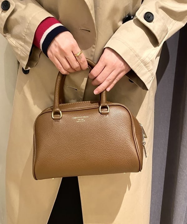 千田 静香さんの「BEAMS WOMEN｜CHRISTIAN VILLA / レザー ミニボストンバッグ」を使ったコーディネート