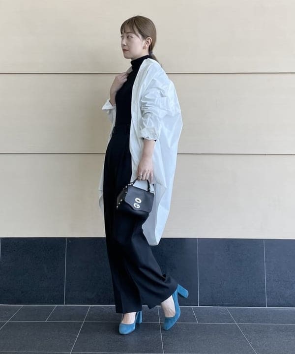 住吉　明佳さんの「BEAMS WOMEN｜AK+1 / スーパーブラック ストレートパンツ」を使ったコーディネート