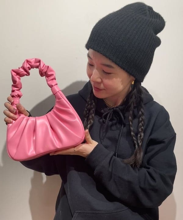 溝口　慶さんの「BEAMS WOMEN｜JW PEI / Gabbi Bag」を使ったコーディネート