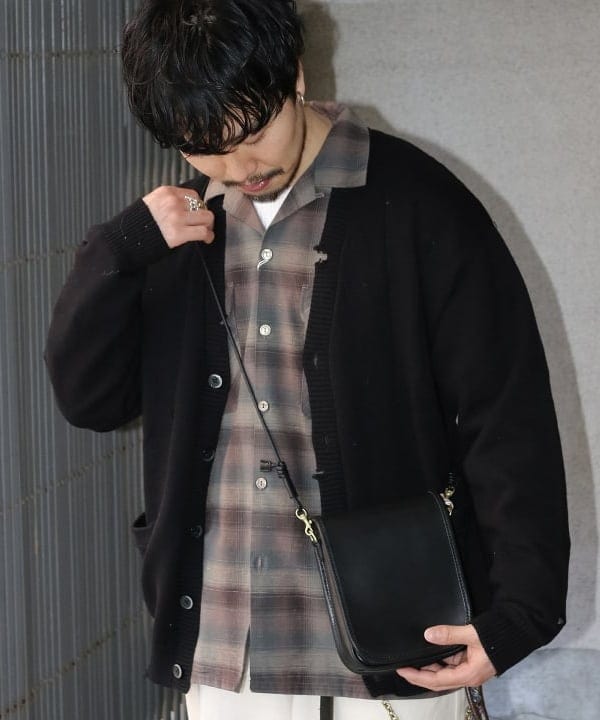 佐々木 祐太さんの「BEAMS WOMEN｜SLOW/ 別注 Flap Shoulder Bag」を使ったコーディネート