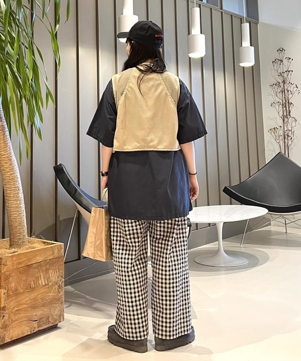カスタニ モモノさんの「BEAMS WOMEN｜BEAMS BOY / BBロゴ ショップバック」を使ったコーディネート