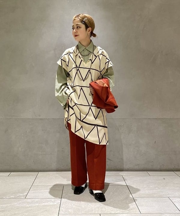 吉野 多恵さんの「BEAMS WOMEN｜maturely / Logogram Print Dress」を使ったコーディネート