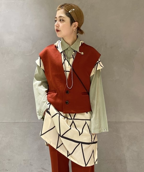 吉野 多恵さんの「BEAMS WOMEN｜maturely / Logogram Print Dress」を使ったコーディネート