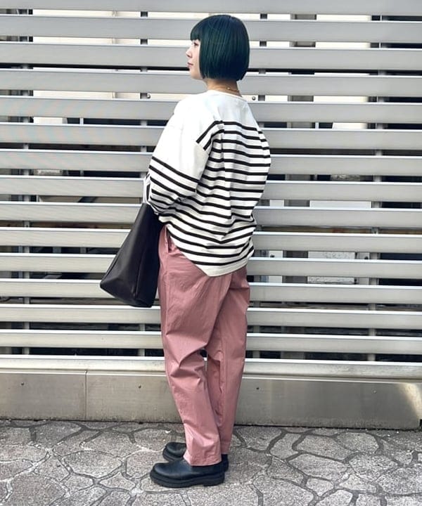 篠崎 香月さんの「BEAMS WOMEN｜AUBERGE &times; Demi-Luxe BEAMS / 別注 BIG CHARLOTTE ボーダーカットソー」を使ったコーディネート