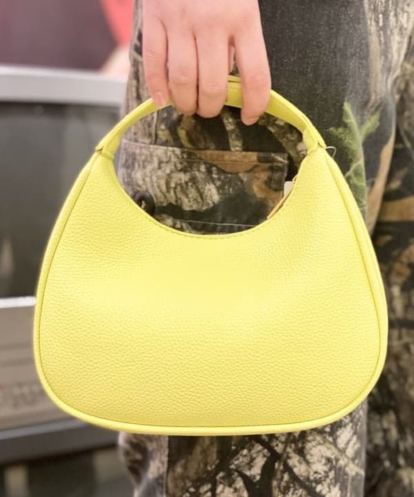 鈴木 悠里さんの「BEAMS WOMEN｜」を使ったコーディネート