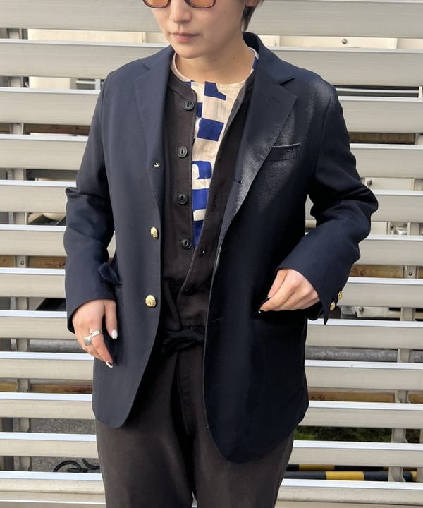 朱華さんの「BEAMS WOMEN｜BEAMS BOY / ポリエステル ウール 3ボタン ブレザー」を使ったコーディネート