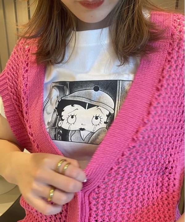 松本 佳菜子さんの「BEAMS WOMEN｜▲Dr.Martens / PASCAL 8ホール ブーツ」を使ったコーディネート