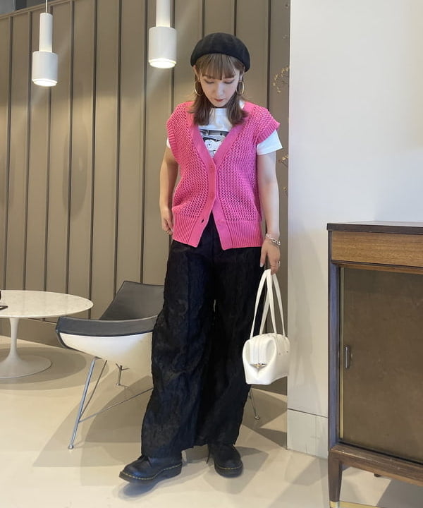 松本 佳菜子さんの「BEAMS WOMEN｜▲Dr.Martens / PASCAL 8ホール ブーツ」を使ったコーディネート