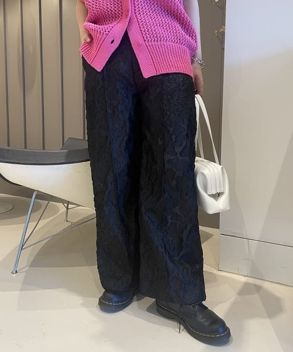 松本 佳菜子さんの「BEAMS WOMEN｜▲Dr.Martens / PASCAL 8ホール ブーツ」を使ったコーディネート