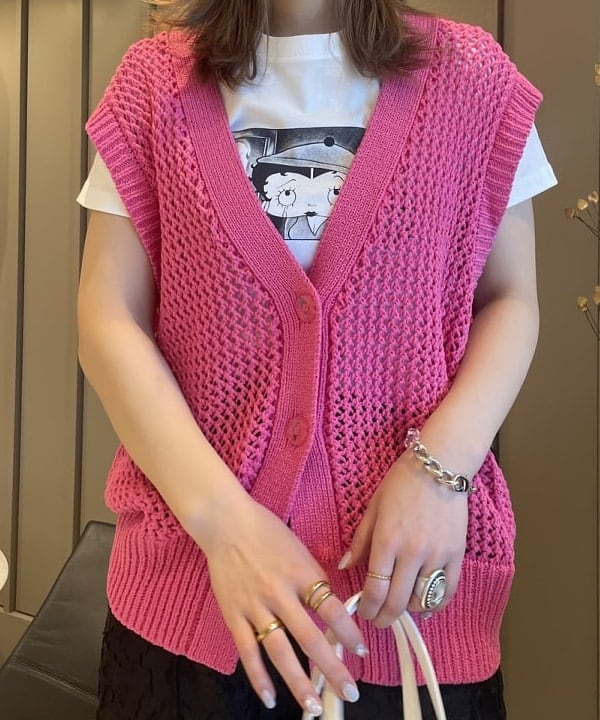 松本 佳菜子さんの「BEAMS WOMEN｜▲Dr.Martens / PASCAL 8ホール ブーツ」を使ったコーディネート