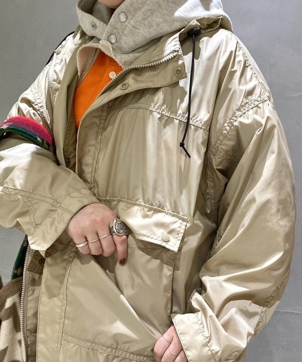 吉野 多恵さんの「BEAMS WOMEN｜BEAMS BOY / ラメ リブ クルー ソックス NEW」を使ったコーディネート