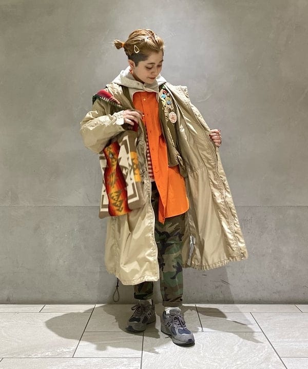 吉野 多恵さんの「BEAMS WOMEN｜BEAMS BOY / ラメ リブ クルー ソックス NEW」を使ったコーディネート