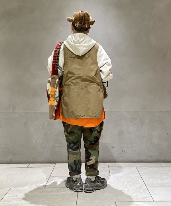 吉野 多恵さんの「BEAMS WOMEN｜BEAMS BOY / ラメ リブ クルー ソックス NEW」を使ったコーディネート
