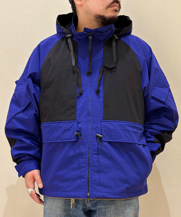 佐々木 優さんの「BEAMS WOMEN｜BEAMS / 2トーン ナイロン テック ジャケット」を使ったコーディネート