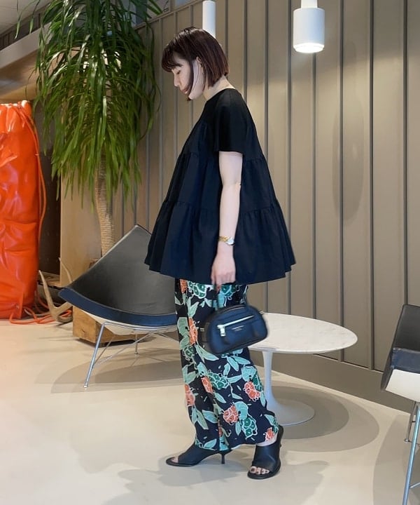 SAKAIさんの「BEAMS WOMEN｜コンビ ティアード プルオーバー」を使ったコーディネート