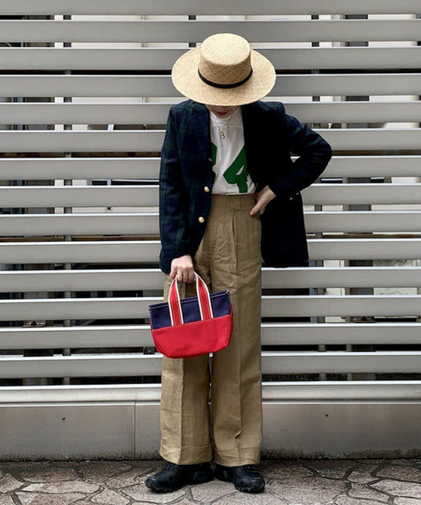 ナツハさんの「BEAMS WOMEN｜L.L.Bean × BEAMS PLUS ＆ BEAMS BOY / Deep Bottom Deluxe Boat and Tote Mini」を使ったコーディネート