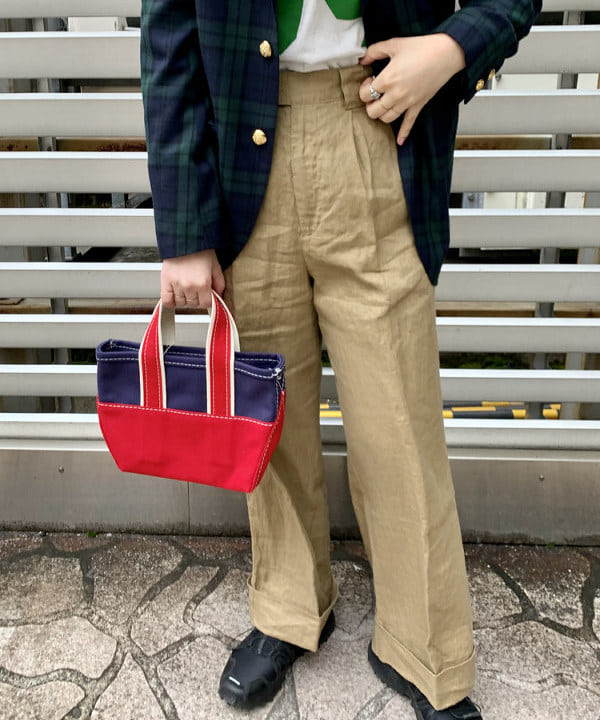 ナツハさんの「BEAMS WOMEN｜L.L.Bean × BEAMS PLUS ＆ BEAMS BOY / Deep Bottom Deluxe Boat and Tote Mini」を使ったコーディネート