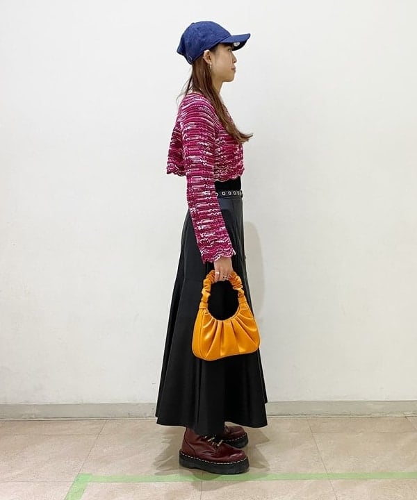 りかちょび/岸本梨佳さんの「BEAMS WOMEN｜BEAMS BOY / カスリ ニット カーディガン」を使ったコーディネート