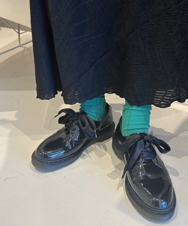 渡邊 舞さんの「BEAMS WOMEN｜Dr.Martens × Ray BEAMS / 別注 パテント 3eye」を使ったコーディネート