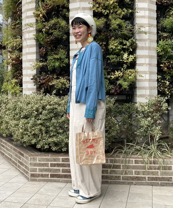 葵さんの「BEAMS WOMEN｜BEAMS BOY / BBロゴ ショップバック」を使ったコーディネート