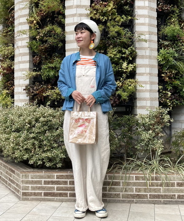 葵さんの「BEAMS WOMEN｜BEAMS BOY / BBロゴ ショップバック」を使ったコーディネート