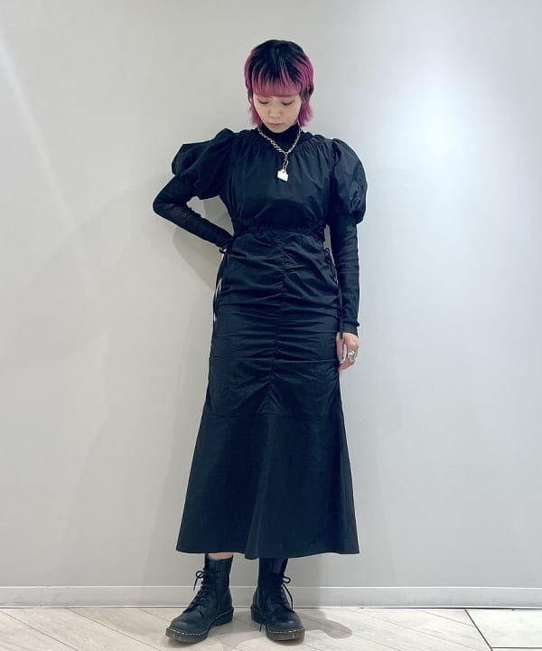 シマダリツコさんの「BEAMS WOMEN｜▲Dr.Martens / PASCAL 8ホール ブーツ」を使ったコーディネート