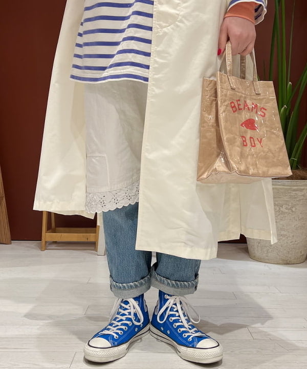 エノモト アミさんの「BEAMS WOMEN｜BEAMS BOY / BBロゴ ショップバック」を使ったコーディネート