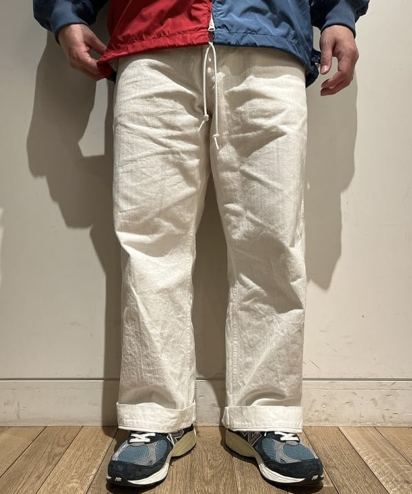 滝沢 一喜さんの「BEAMS WOMEN｜BEAMS PLUS / MIL Trousers Herringbone」を使ったコーディネート