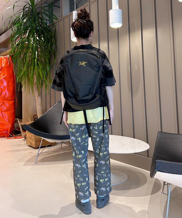 清水 彩乃さんの「BEAMS WOMEN｜ARC’TERYX / MANTIS 26 BACKPACK」を使ったコーディネート